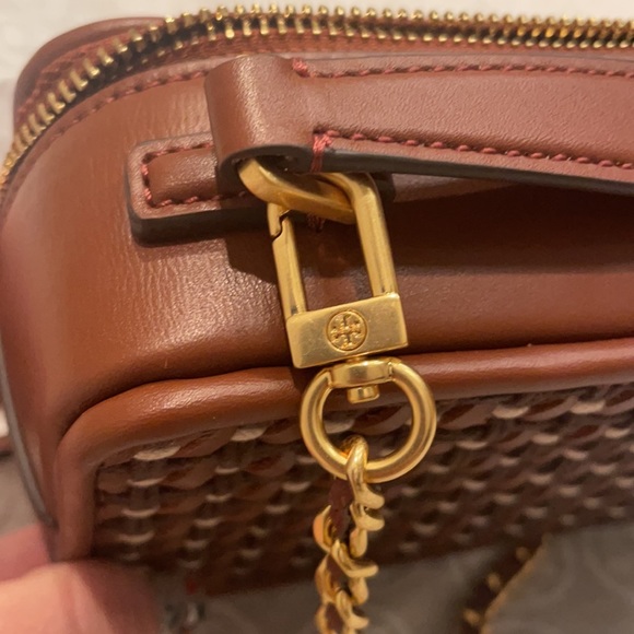 Tory Burch Britten Woven Small Top Handle Case - Picture 6 of 13